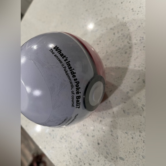 Red Pokémon 2018 tin nwt - Picture 2 of 6